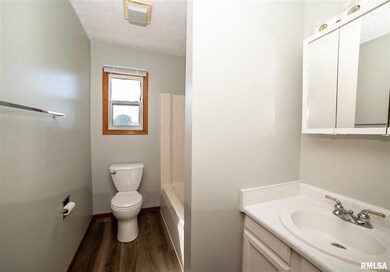 6248 Hillandale Rd, Davenport, IA 52806 - photo 4