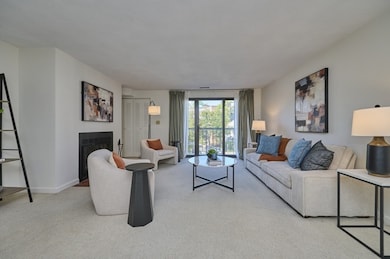 1600 Massachusetts Ave unit 404, Cambridge, MA 02138 - photo 3