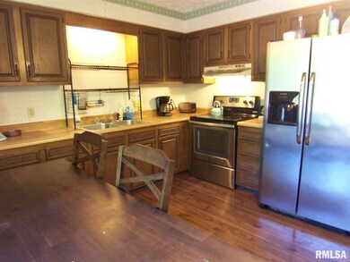 4003 Greenway Dr, Davenport, IA 52804 - photo 5