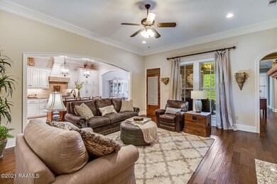 329 Dunvegan-11