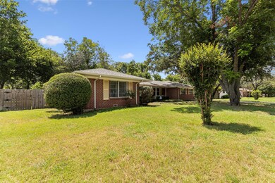 1215 Hilltop Dr, Cleburne, TX 76033 - photo 3