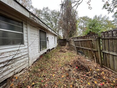 Exterior Right