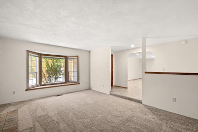 876 Ridgeway Cir, Medford-03