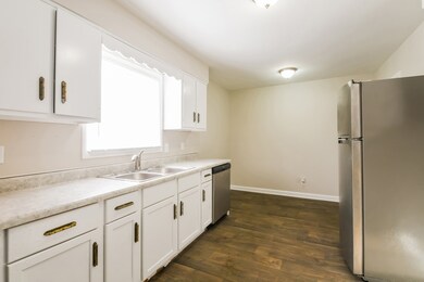 2702 Fairview St, Anderson, IN 46016 - photo 6