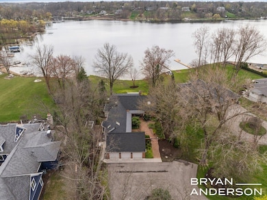 3150 Manhattan Ln SE East Grand Rapids M