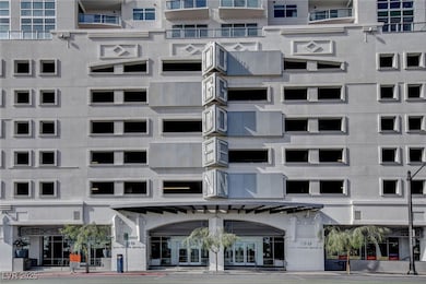 View of apartment building / complex