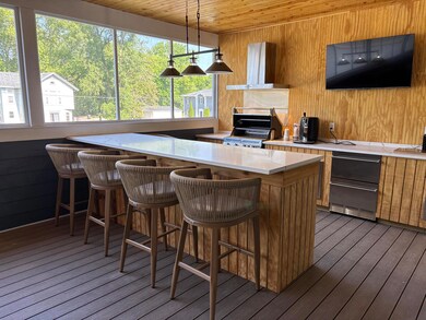 Built-In Bar & Grill