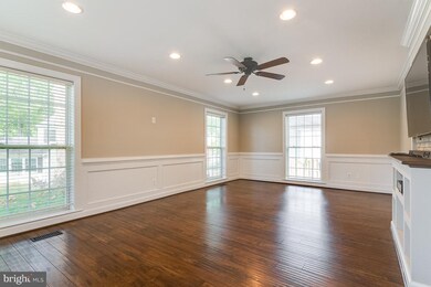 13147 Maltese Ln, Fairfax, VA 22033 - photo 5