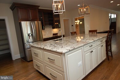 2108 Reynolds St, Falls Church, VA 22043 - photo 6