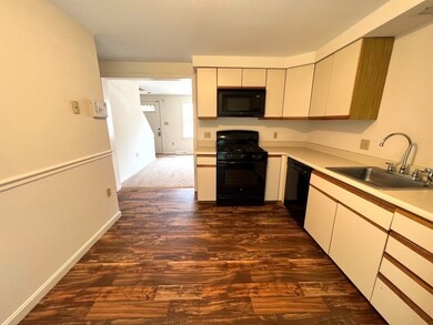 101 Donohue Rd unit 14, Dracut, MA 01826 - photo 4