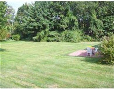 381 Shea St, Fitchburg, MA 01420 - photo 3