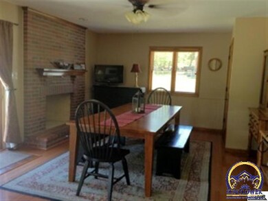 7508 SW 33rd St, Topeka, KS 66614 - photo 5
