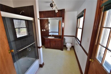 2267 Mountain Rd, Slatington, PA 18080 - photo 3