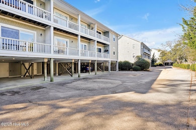 606 W Brown St unit K, Southport, NC 28461 - photo 2