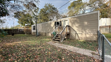 15211 Paradise Cove Dr, Willis, TX 77318 - photo 2