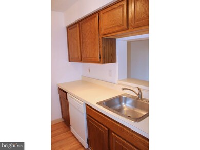 103 Ravens Crest Dr unit 103, Plainsboro, NJ 08536 - photo 3