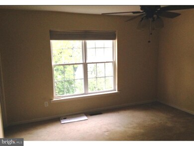 147 W Harmony Dr, Pottstown, PA 19464 - photo 3