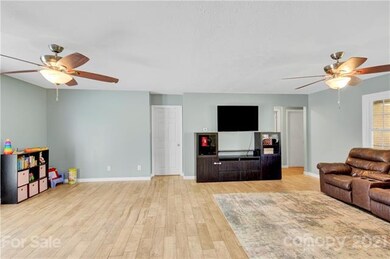 1940 Kendrick Cir, Shelby, NC 28152 - photo 5