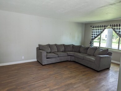 703 Hendricks St, Berne, IN 46711 - photo 2