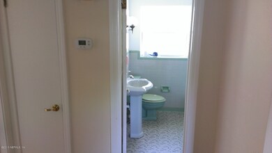 6914 Holiday Rd N, Jacksonville, FL 32216 - photo 7