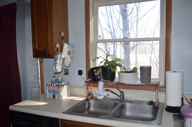 66 Preston St unit 3, Hillsborough, NH 03244 - photo 3