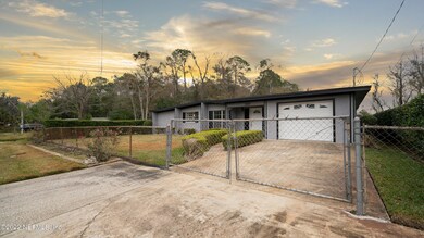 2909 Brackridge Blvd E, Jacksonville, FL 32216 - photo 2