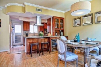 Dining room, breakfast bar, built-in cabinetry, wi