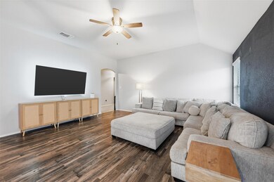 10329 Kingspoint Blvd, Fort Worth, TX 76140 - photo 6