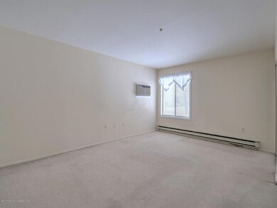 008_BEDROOM
