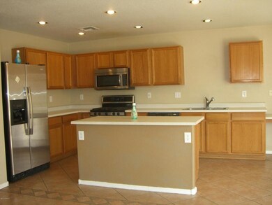 KITCHEN FEATURES S/S APPLIANCES