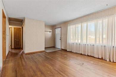 5121 Charles St, Shawnee, KS 66216 - photo 6