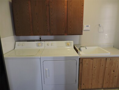 Laundry Room with sink