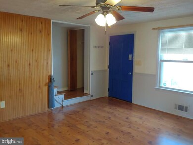 1007 Foxwood Ln, Essex, MD 21221 - photo 5