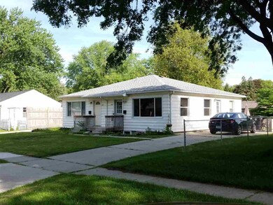 1416 Hawthorne Dr, Cedar Falls, IA 50613 - photo 2