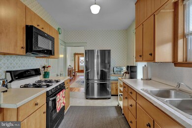 106 N Waverly St, Reading, PA 19607 - photo 6