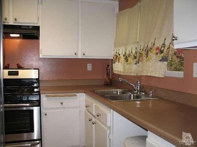 5252 Barrymore Dr, Oxnard, CA 93033 - photo 4