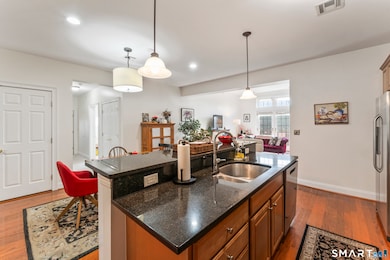 460 Heritage Rd unit 302, Southbury, CT 06488 - photo 6