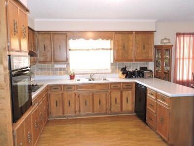 108 Deerfield Cir, Manchester, TN 37355 - photo 5