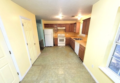 1801 Coe Rd, Pinehurst, TX 77362 - photo 7