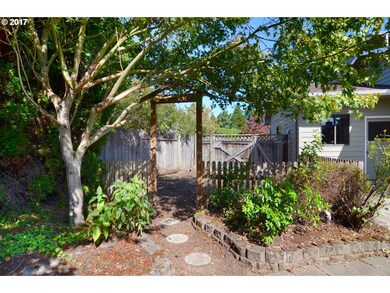 1441 Luella St, Eugene, OR 97401 - photo 3