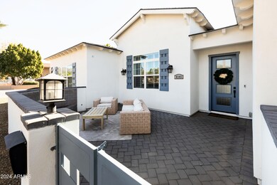 Large Front Courtyard