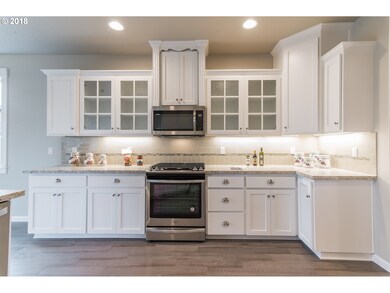 1150 N Elm St, Canby, OR 97013 - photo 4