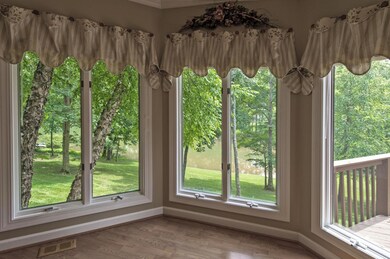 6 Breakfast Room with Lake view