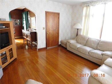 27 Sterling St, Pawtucket, RI 02860 - photo 4