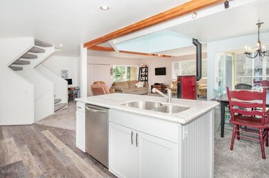 940 SW 10th Place, Lincoln City, OR 97367 - photo 3