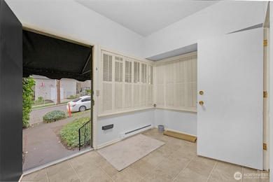 708 Warren Ave N, Seattle, WA 98109 - photo 4