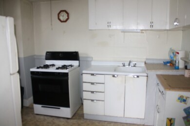 69 Graves St, South Deerfield, MA 01373 - photo 6