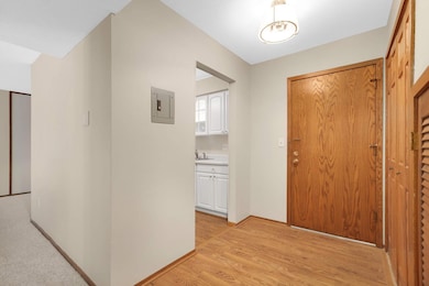 2210 Midland Grove Rd unit 306, Roseville, MN 55113 - photo 3