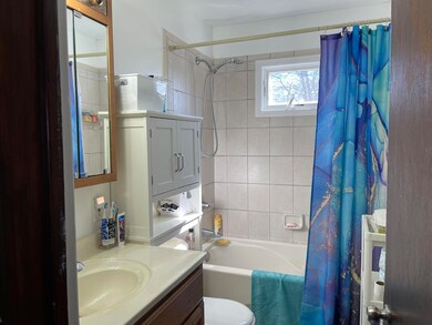 139 N Wiggs St, Griffith, IN 46319 - photo 5