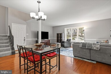 10213 Scarborough Commons Ct, Burke, VA 22015 - photo 5